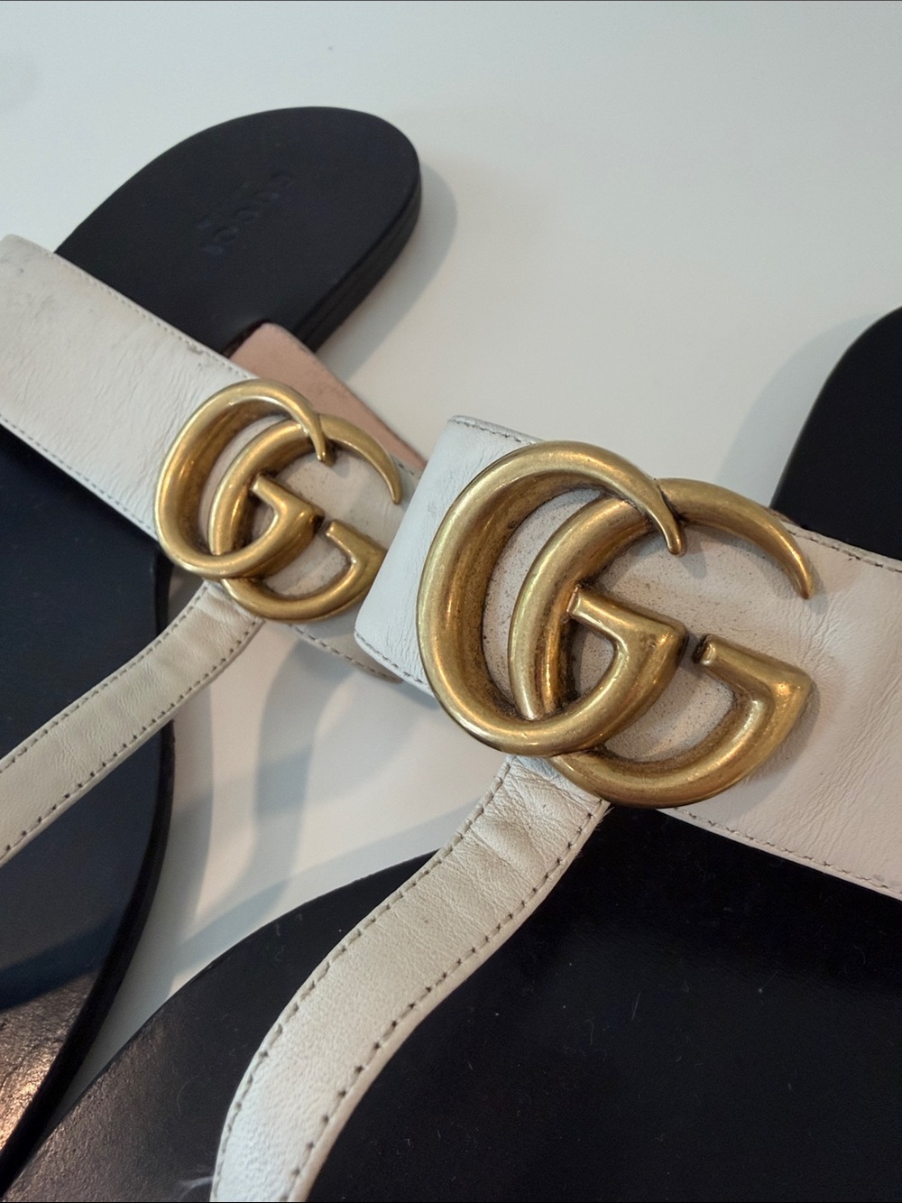Gucci Cream Leather GG Logo T-Strap Sandals - Women - Picture 3 of 6